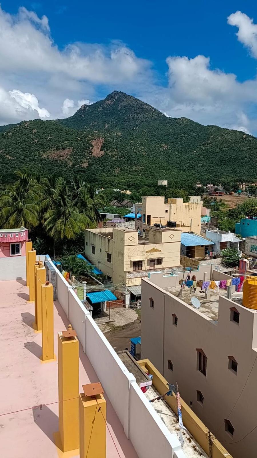 Sathya Guest House Tiruvannamalai Bagian luar foto